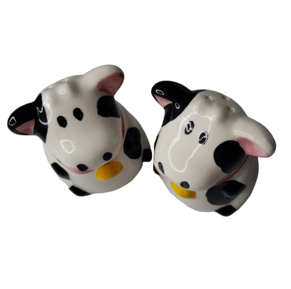 Barnyard Farm Bessie Cow Bovine Ceramic Salt and Pepper Shakers Country Farmcore - Picture 3 of 5